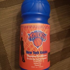 New York Knicks Shampoo/Condition Green Tea and Cucumber 17.8oz